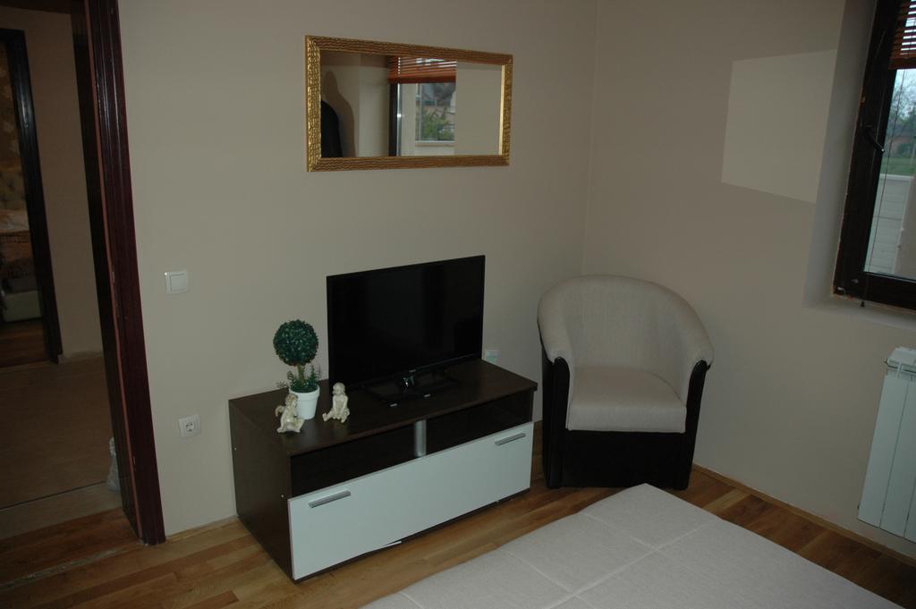Guest House Maja Novi Sad Chambre photo