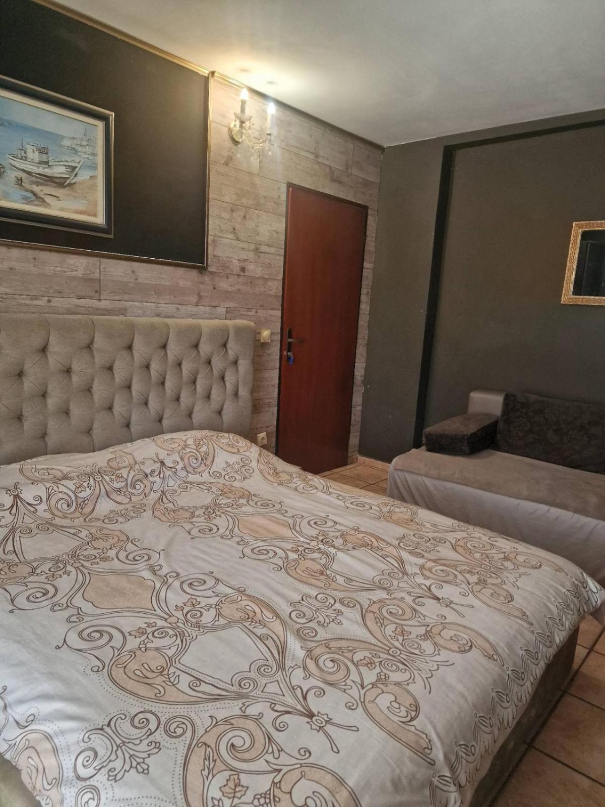 Guest House Maja Novi Sad Extérieur photo