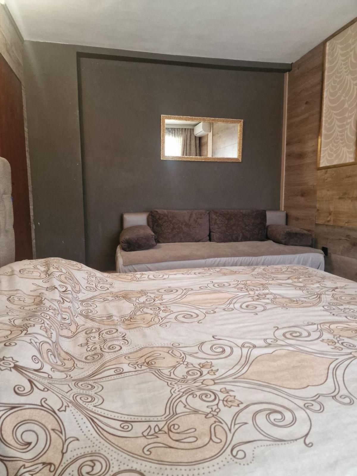 Guest House Maja Novi Sad Extérieur photo
