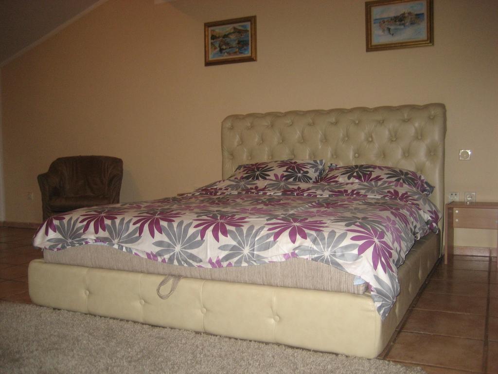 Guest House Maja Novi Sad Extérieur photo