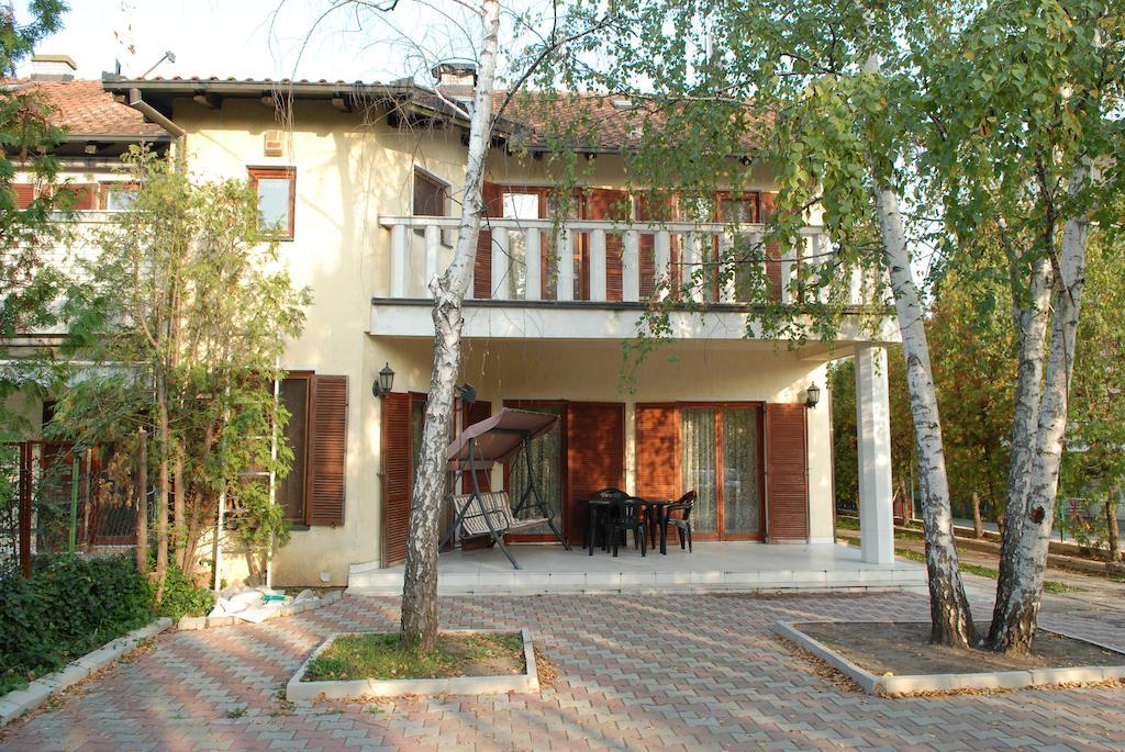 Guest House Maja Novi Sad Extérieur photo