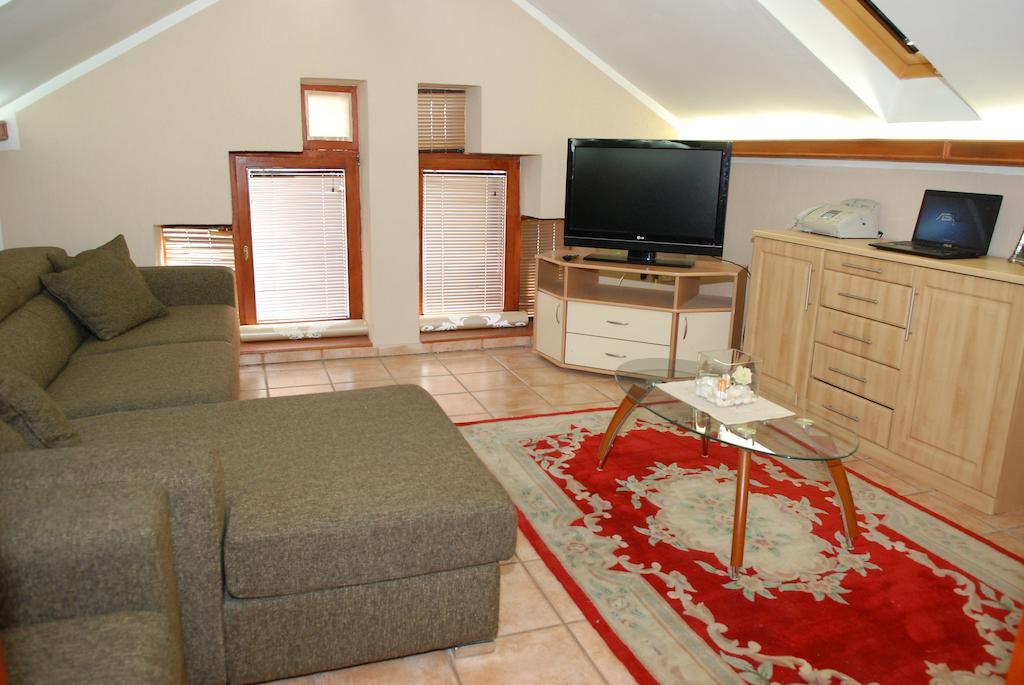 Guest House Maja Novi Sad Extérieur photo